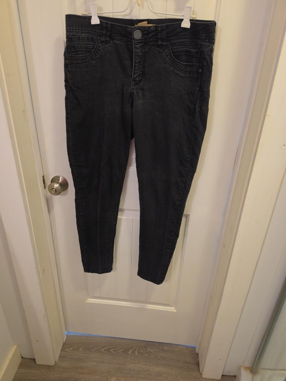 Democracy Black Ankle Skinny Jeans